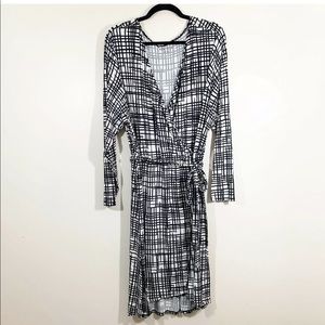 Ava & Viv Sz 3X Black Plaid Long Sleeve Wrap Dress